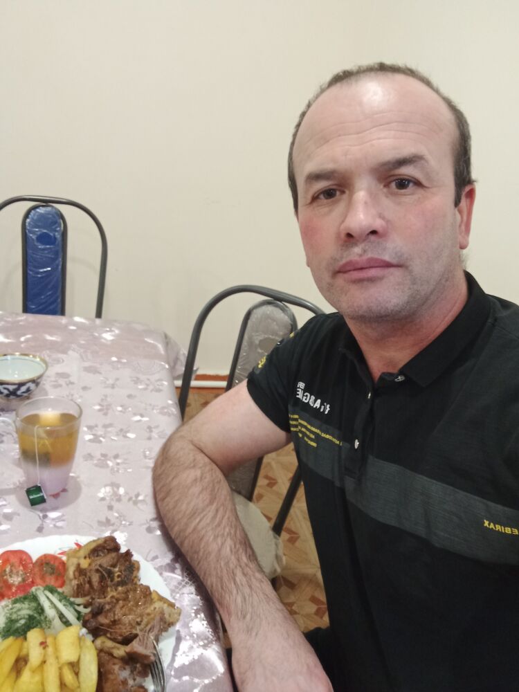  29832301  Beeek, 46 ,    