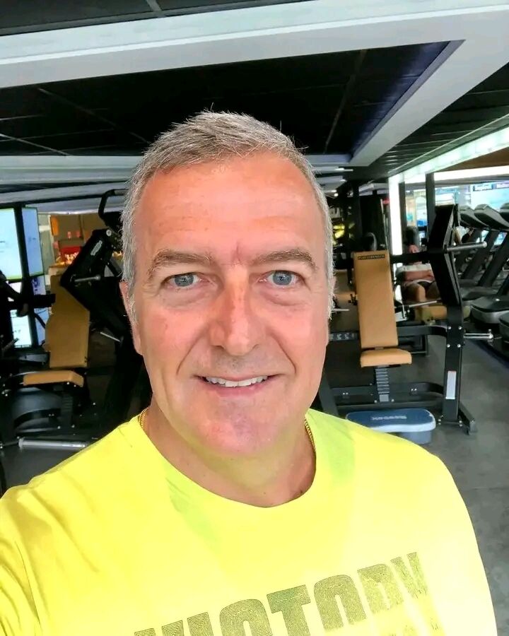  47590711  Rodrigo, 60 ,    