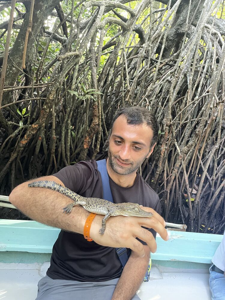  53972201  Edgar, 35 ,    