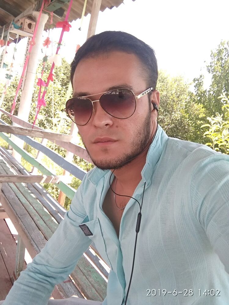  ,   Erik, 31 ,   ,   , c 