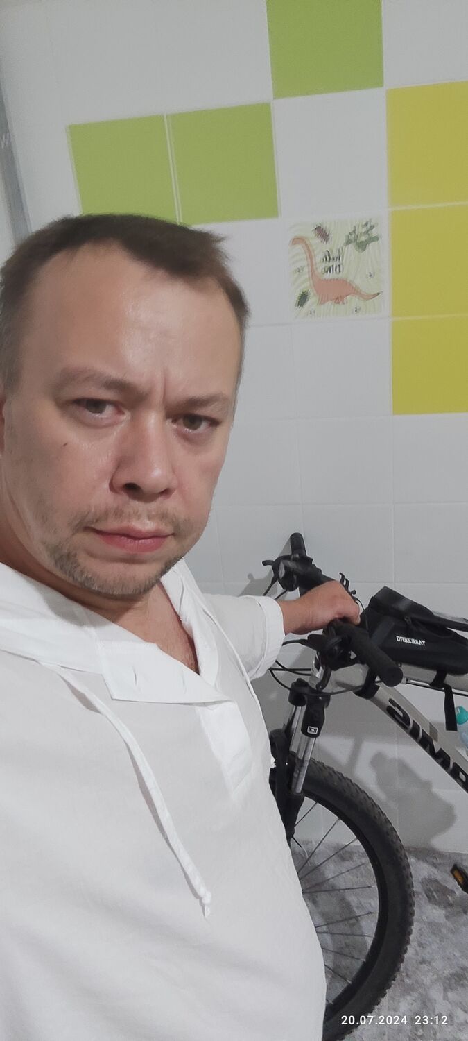  47874981  Andrei, 43 ,    