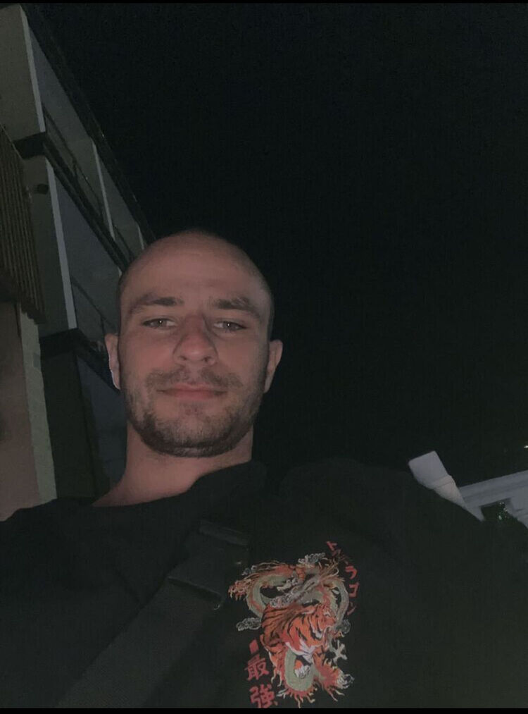  52889061  , 33 ,    