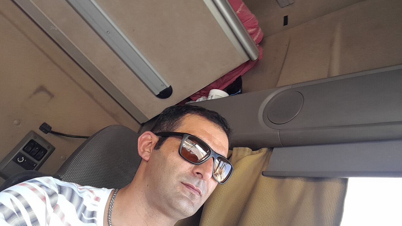  38518861  Edik, 35 ,    