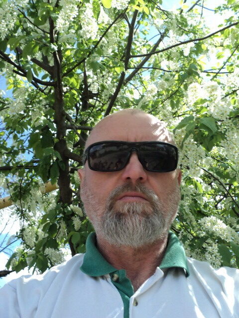  37780171  Nicholas, 56 ,    