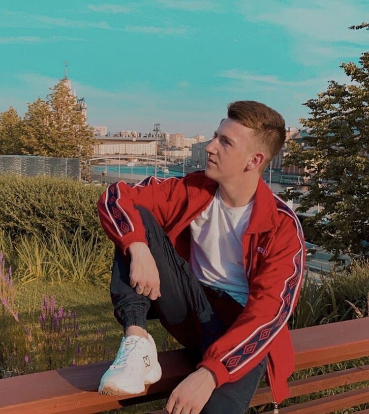  28482411  Dead inside, 26 ,    -