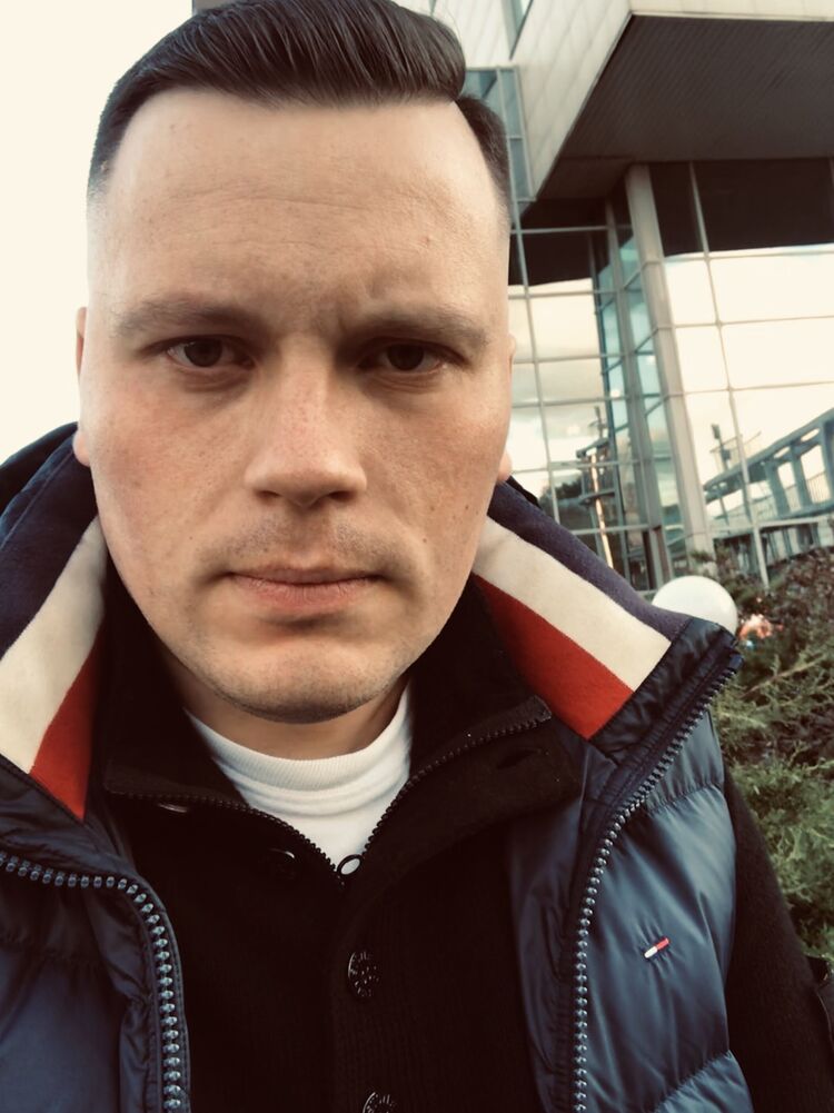  ,   Artem, 40 ,   ,   