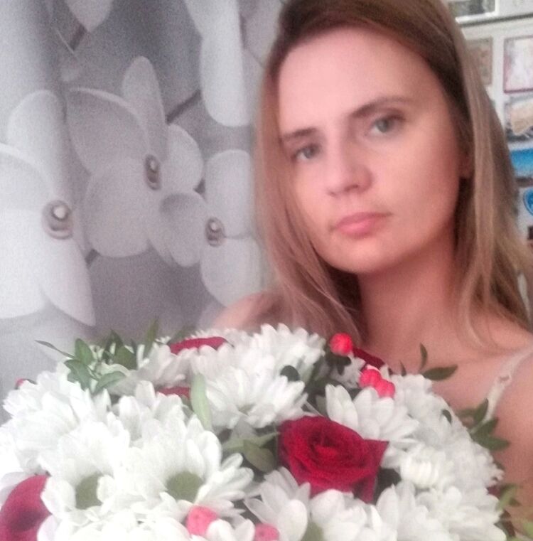 ,   Kate, 37 ,   