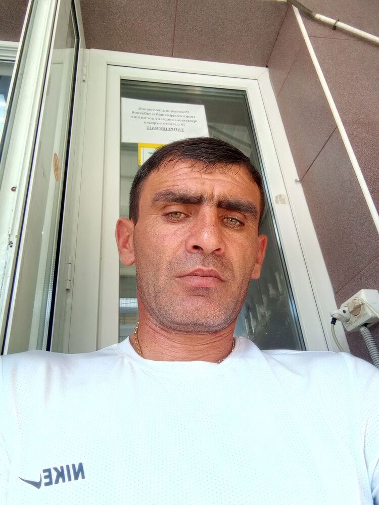  35798891  Artyom, 46 ,    
