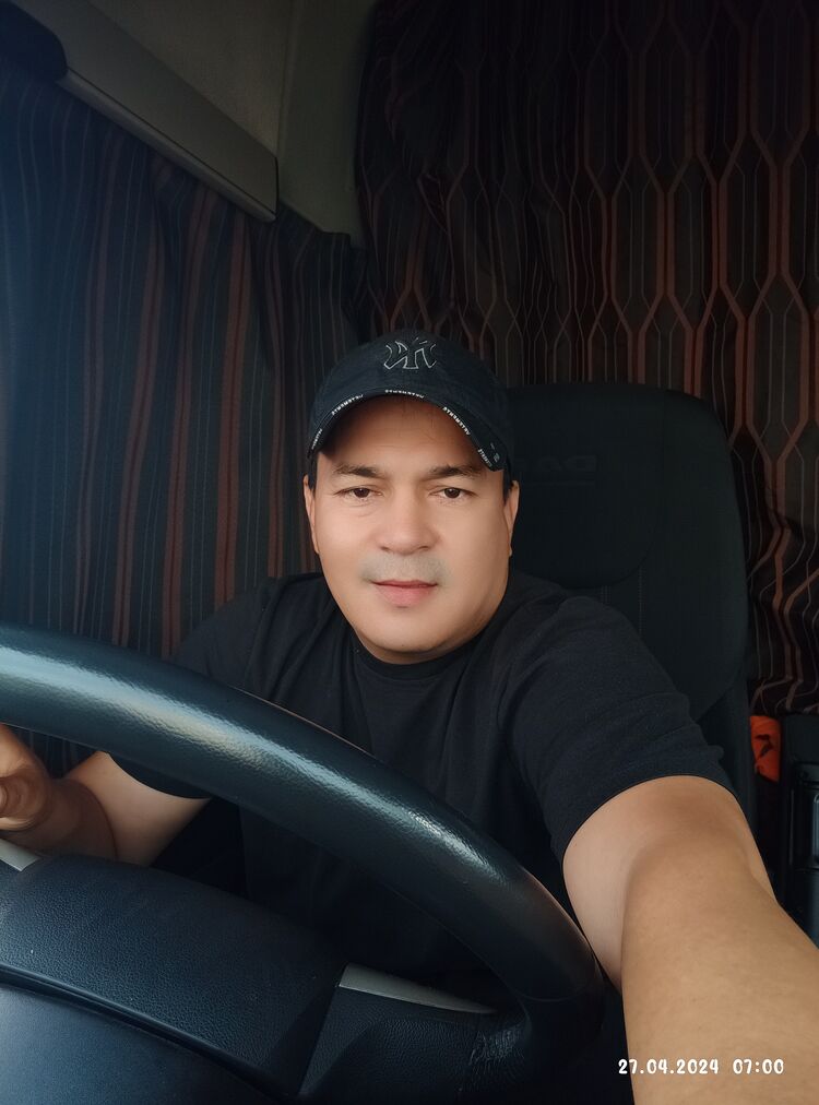  45150721  Emir, 35 ,    