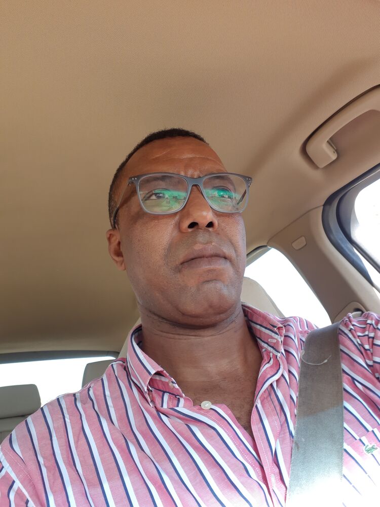  46141441  Ali, 42 ,    