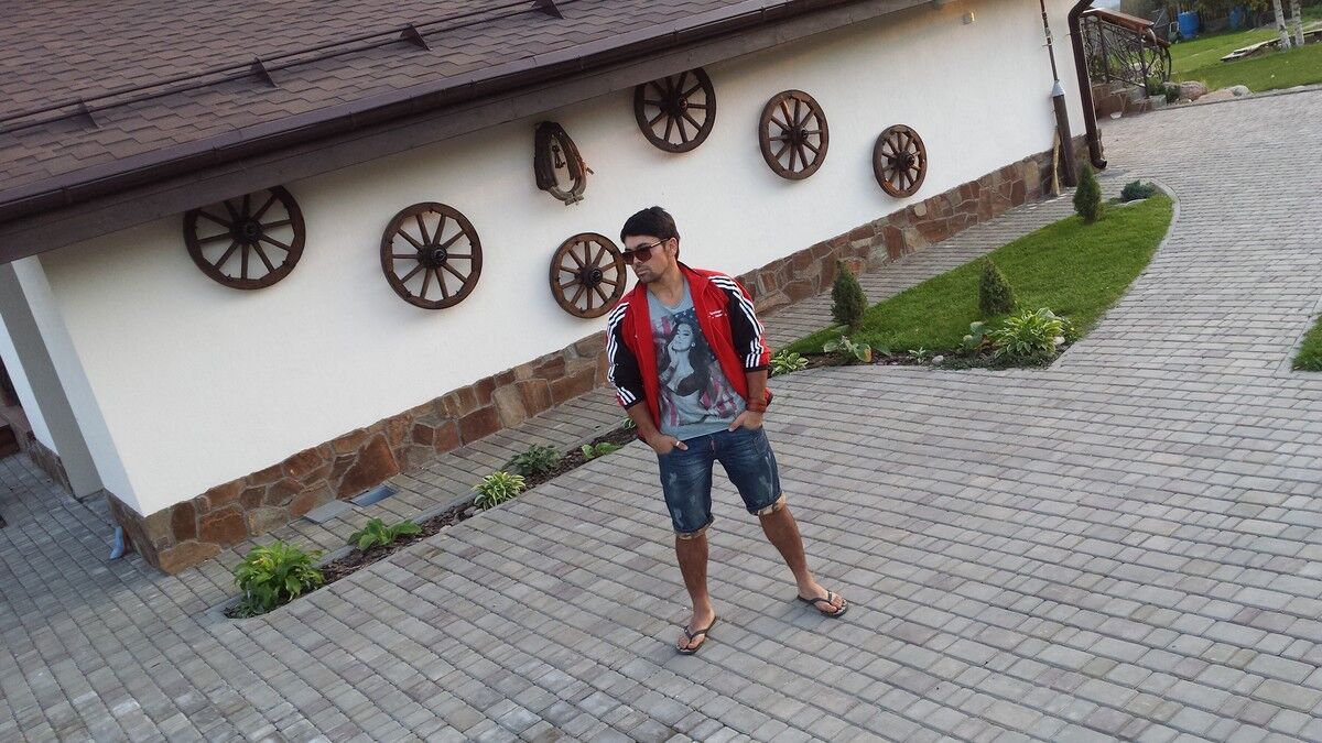  ,   Bobur, 34 ,   