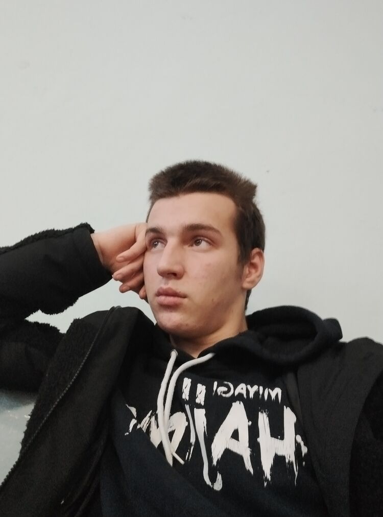  -,   Maxim, 19 ,   ,   