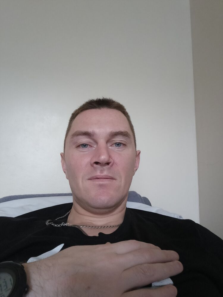  54419341  Viktor, 32 ,    