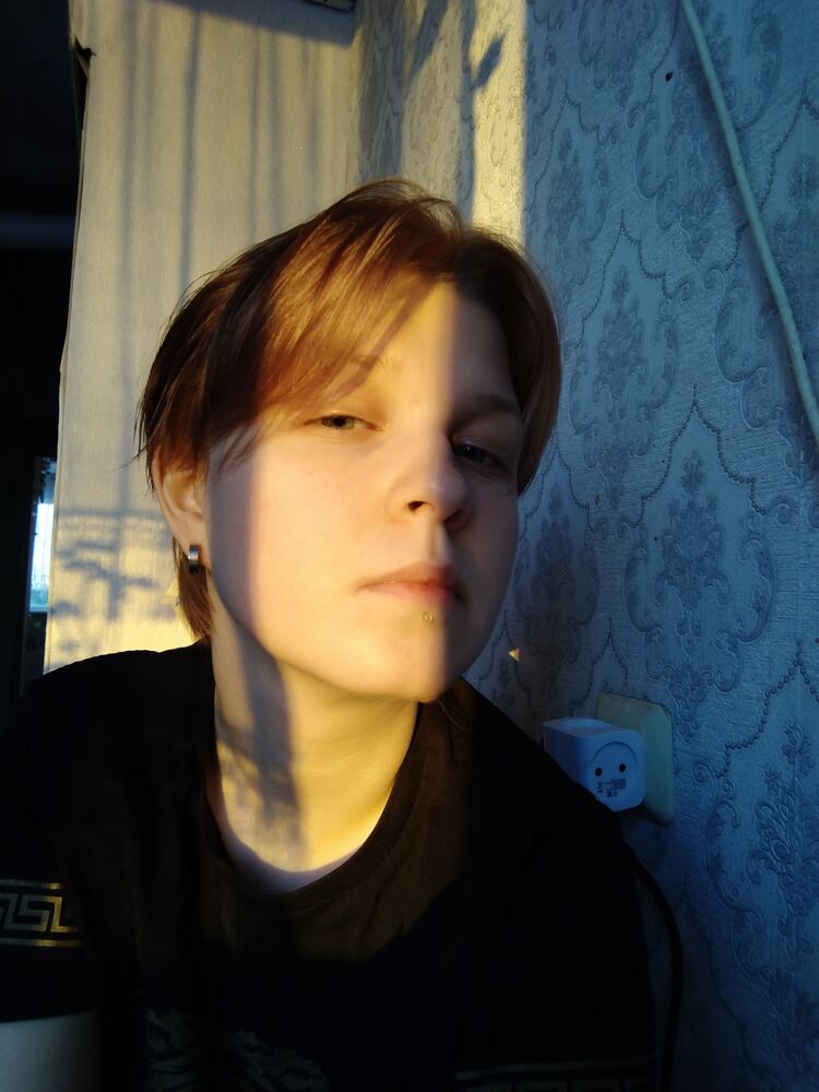  27788381  Gabriel, 21 ,    -