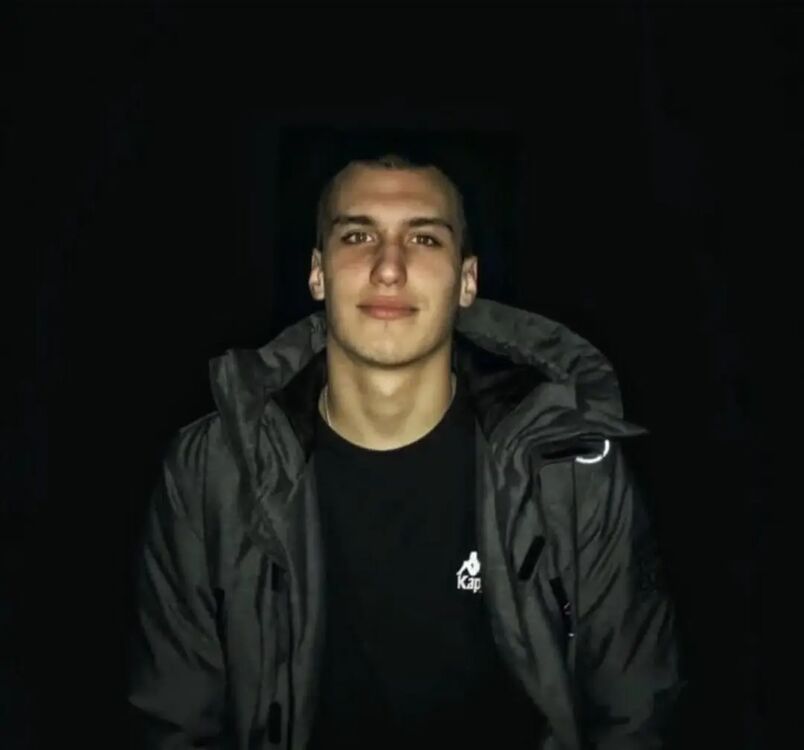  ,   Slavik, 21 ,   ,   