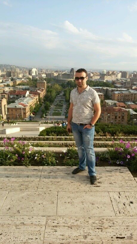 ,   Hakob, 32 ,   
