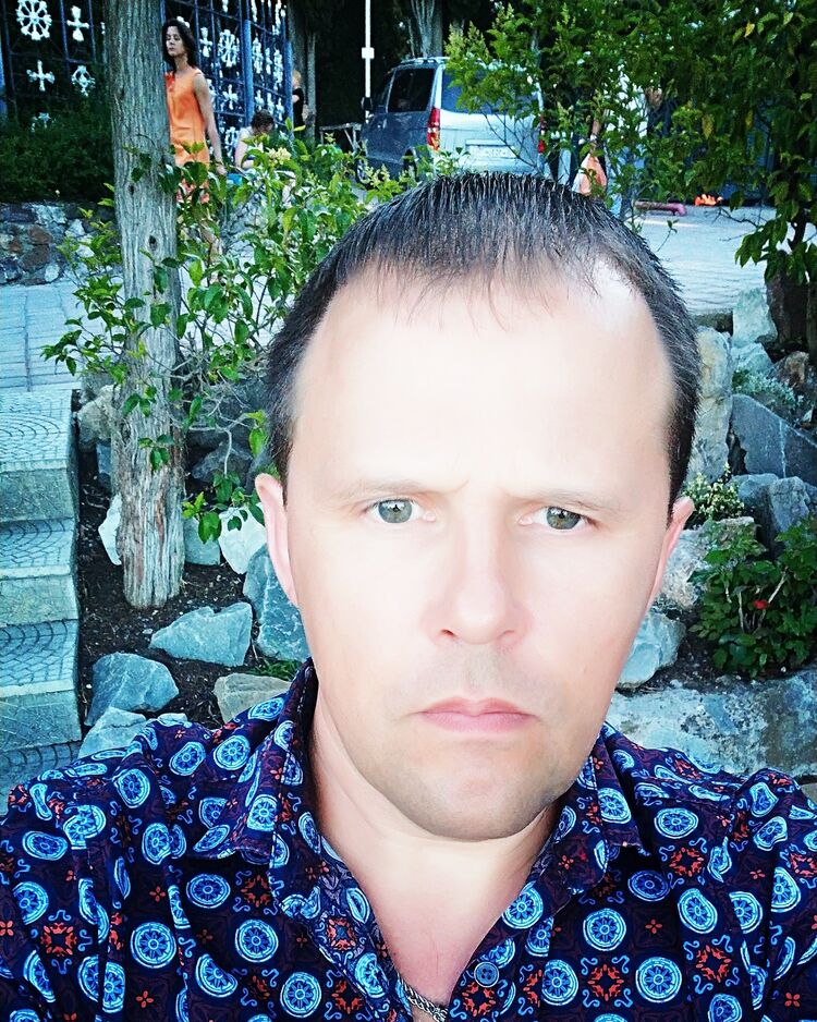  53499871  Makar, 37 ,    