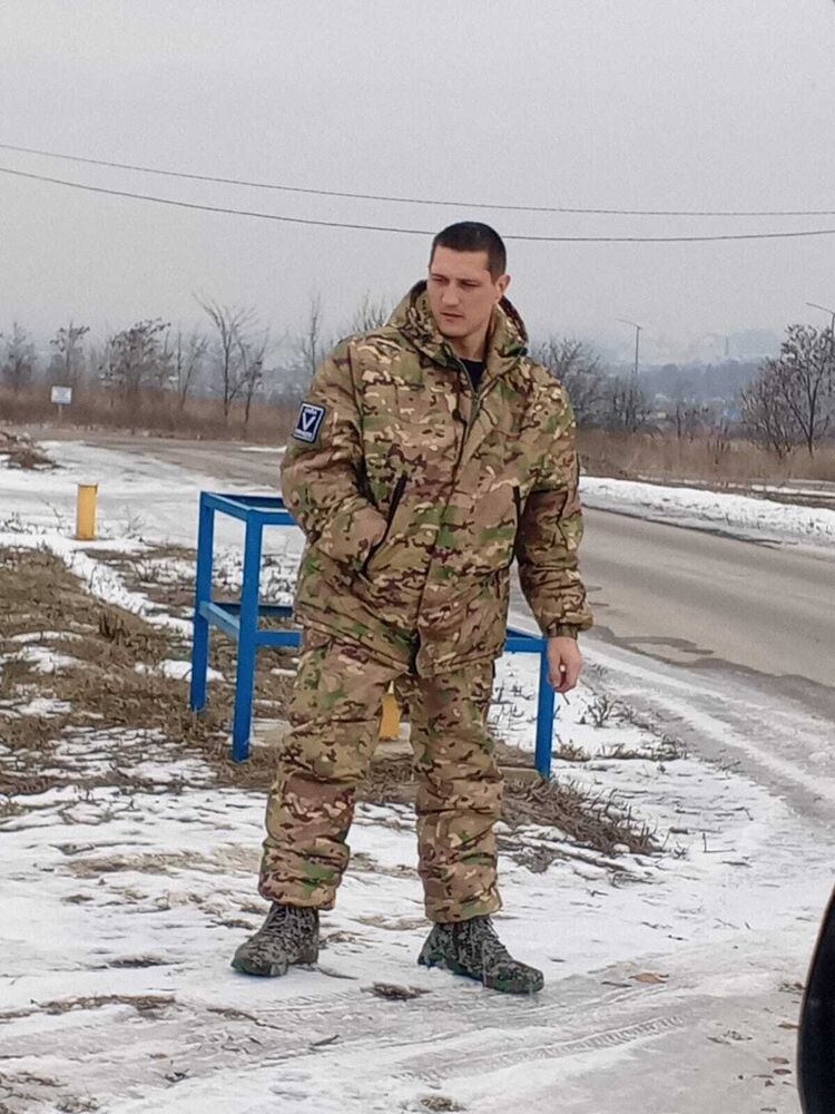  ,   Anton, 35 ,   ,   