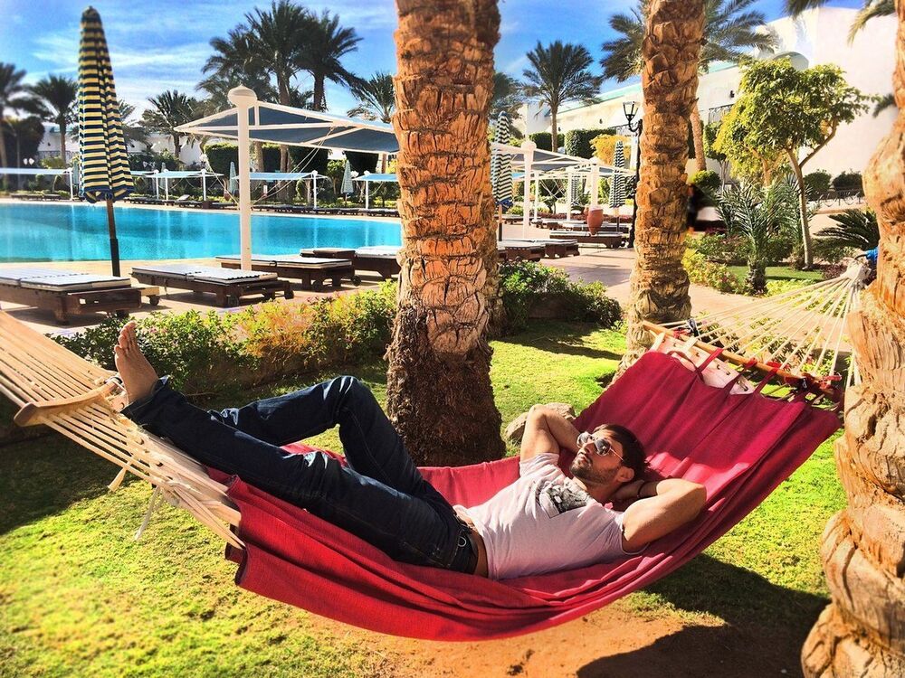  18647361  Grig, 39 ,    