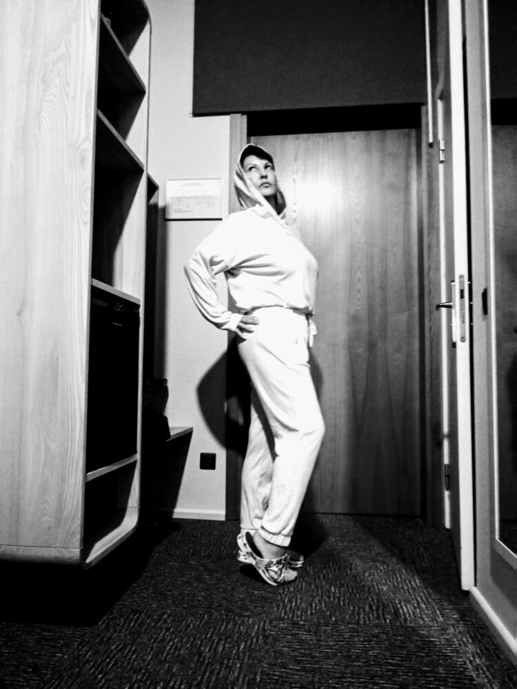  ,   Gunta, 45 ,     , c , 