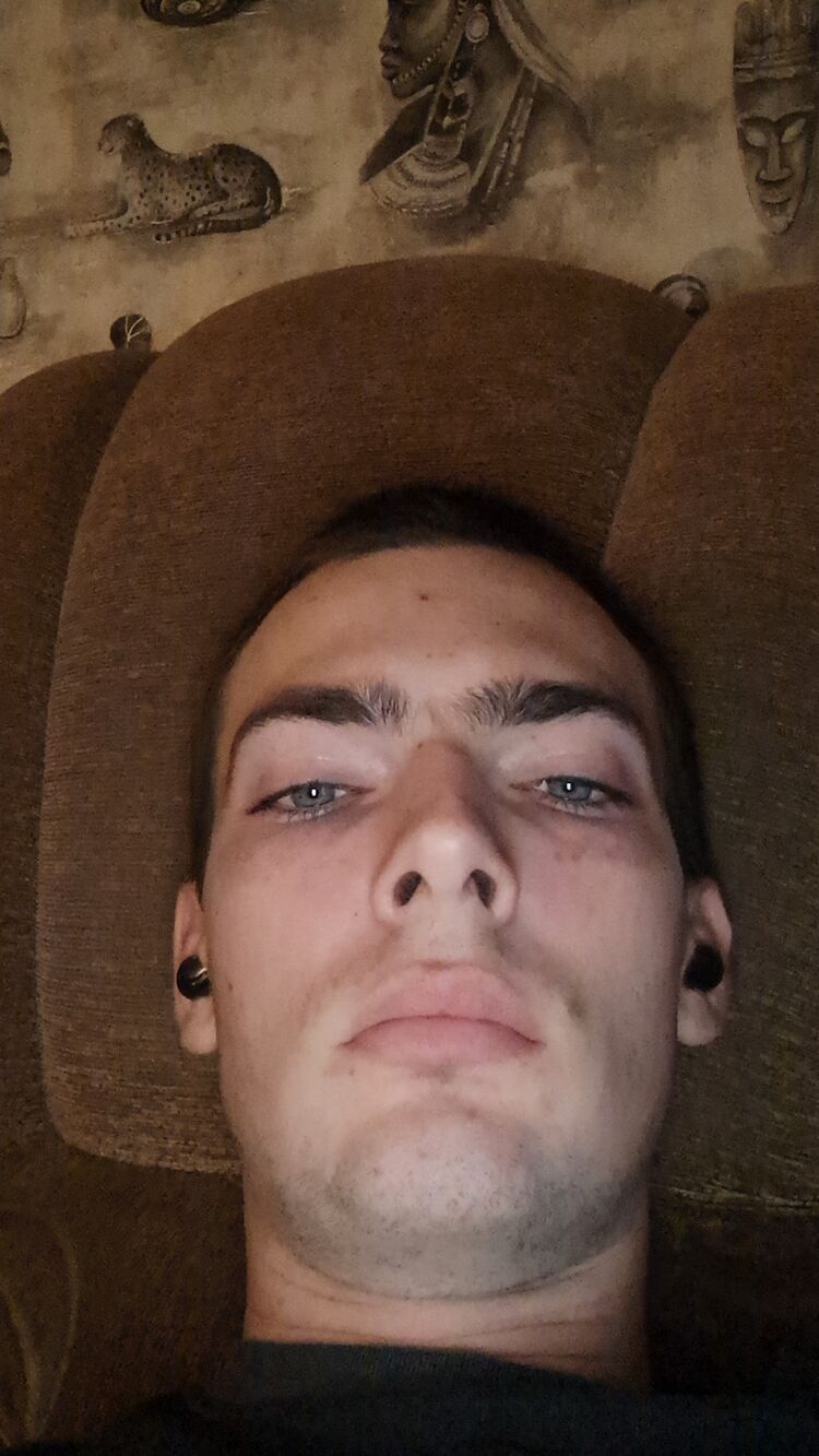  40771741  Max, 25 ,    