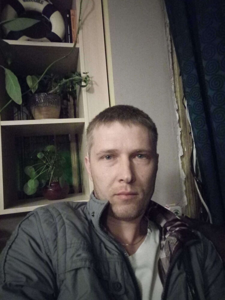  9778841  Sergio, 42 ,    