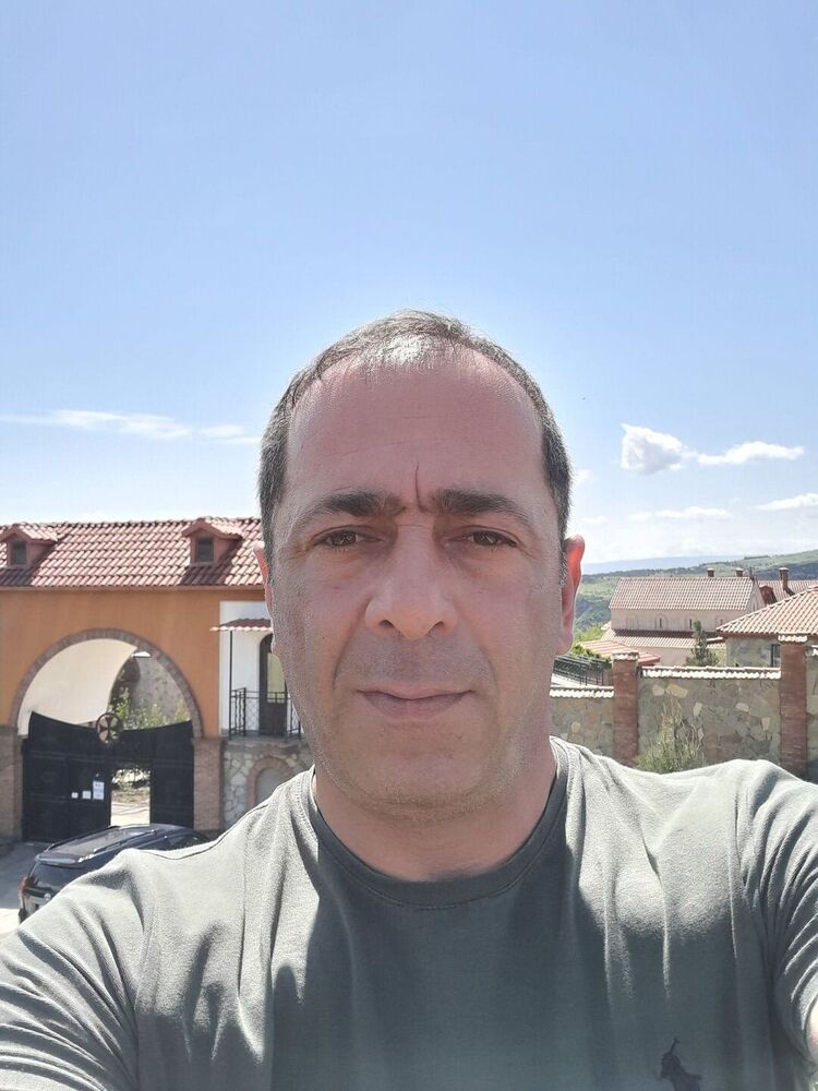  53728341  Vato, 43 ,    