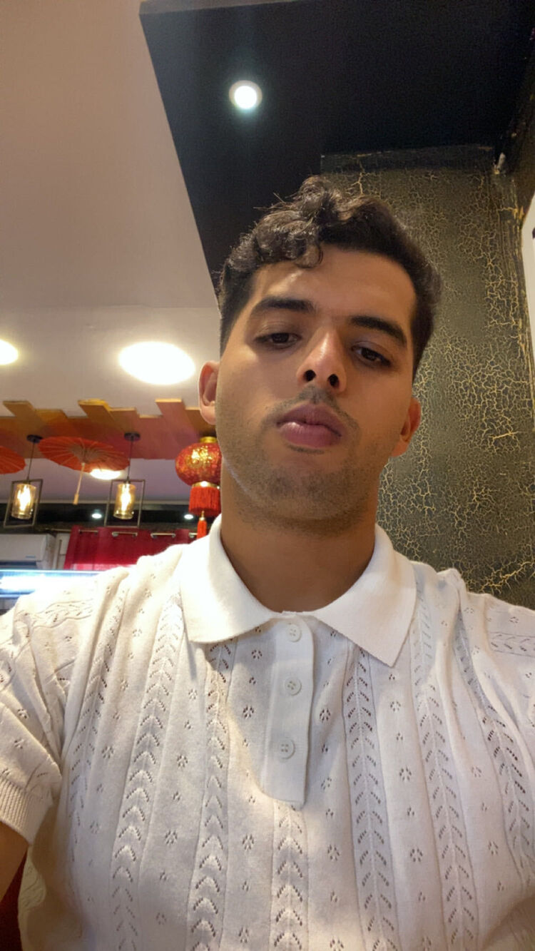  53948871  Safwan, 26 ,    Algiers