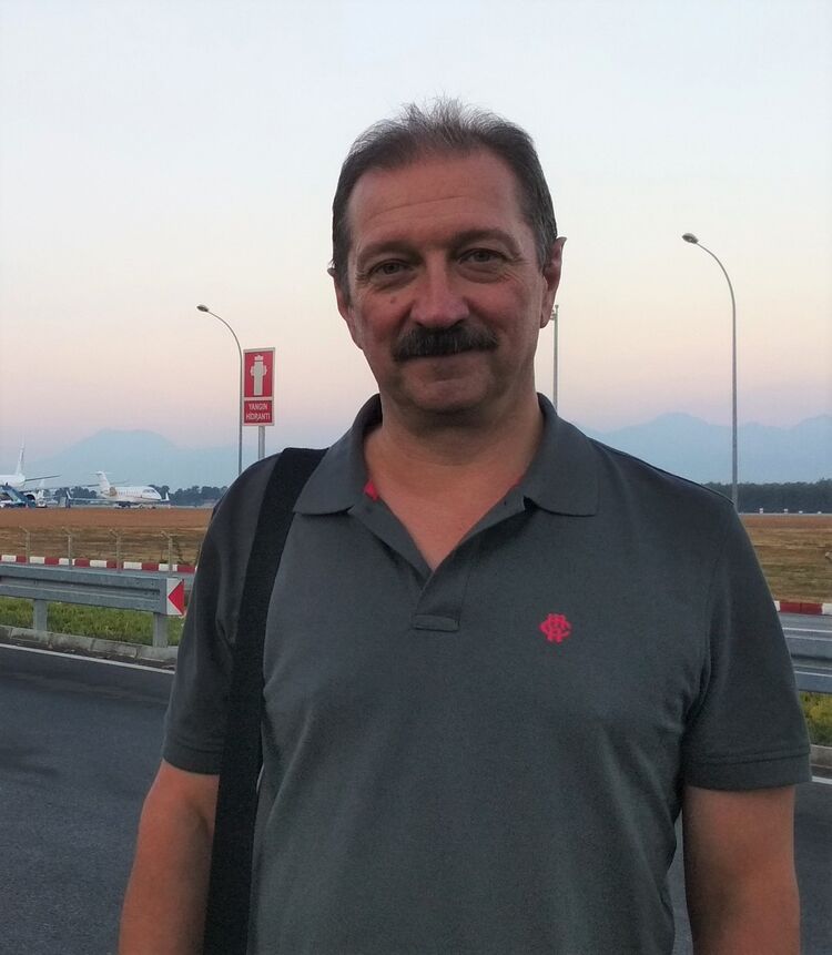  15807151  , 24 ,    Azor