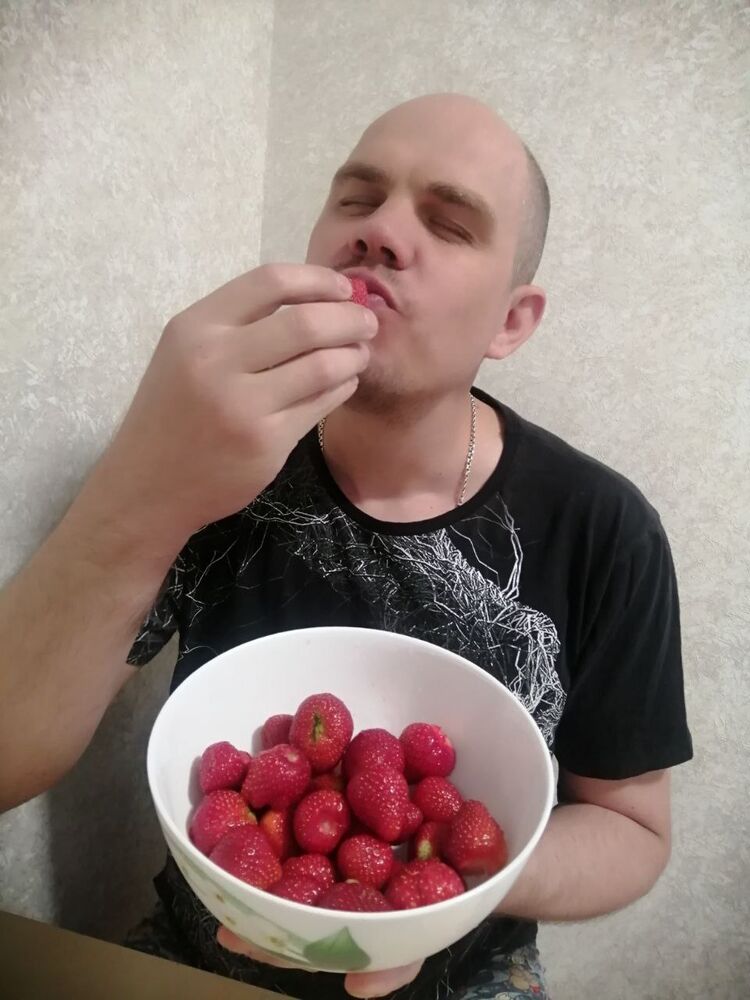  44193041  ALEKSEI, 39 ,     