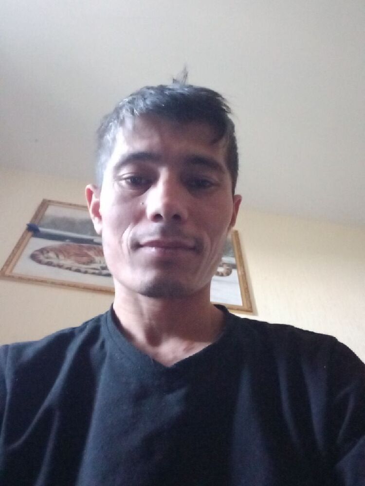  ,   Uchqunjon, 37 ,   ,   