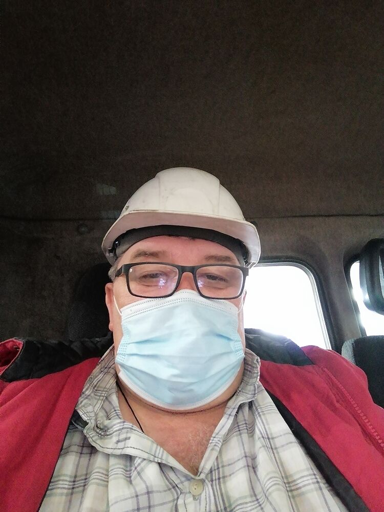  ,   Nikol, 57 ,   c 