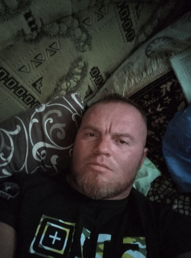  37864421  Aleksandr, 40 ,    