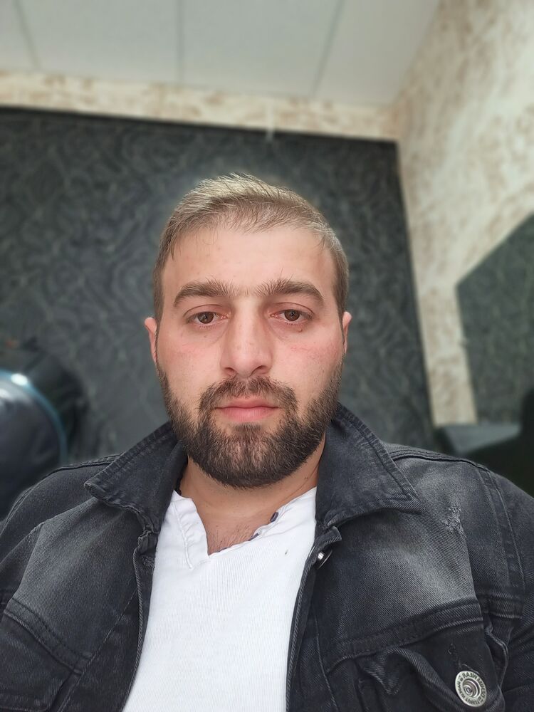  ,   Aris, 31 ,   ,   