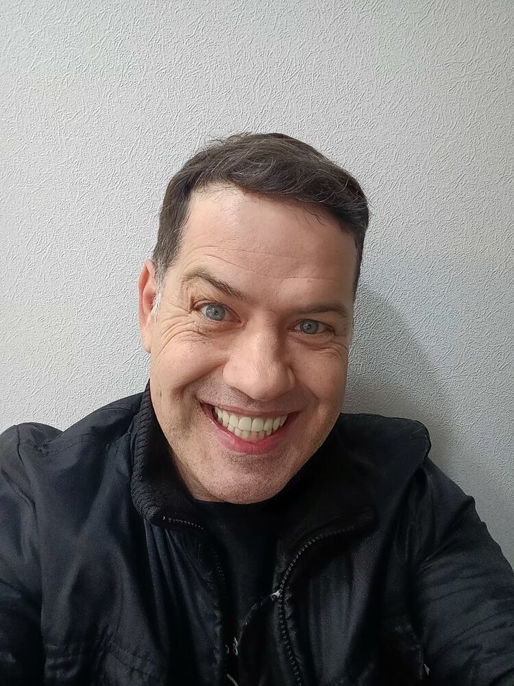  54380171  Viktor, 46 ,    