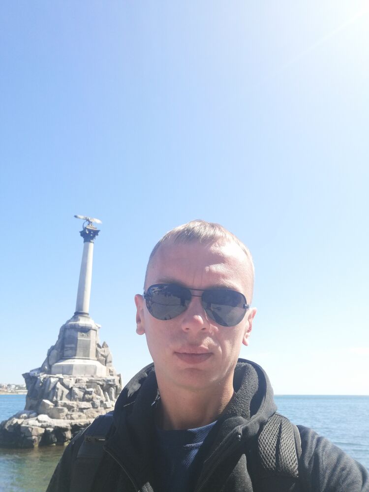  ,   Vladimir, 37 ,   ,   