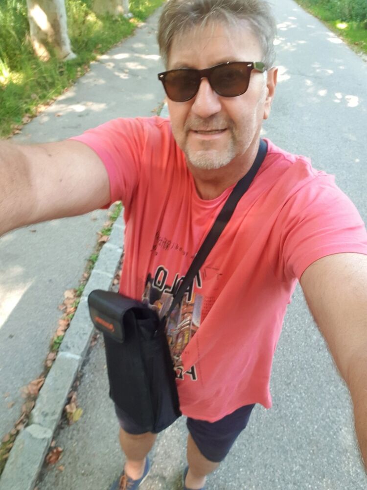  18533781  George Manne, 57 ,    