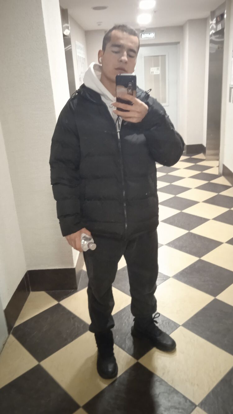  33437711  Ulugbek, 24 ,    