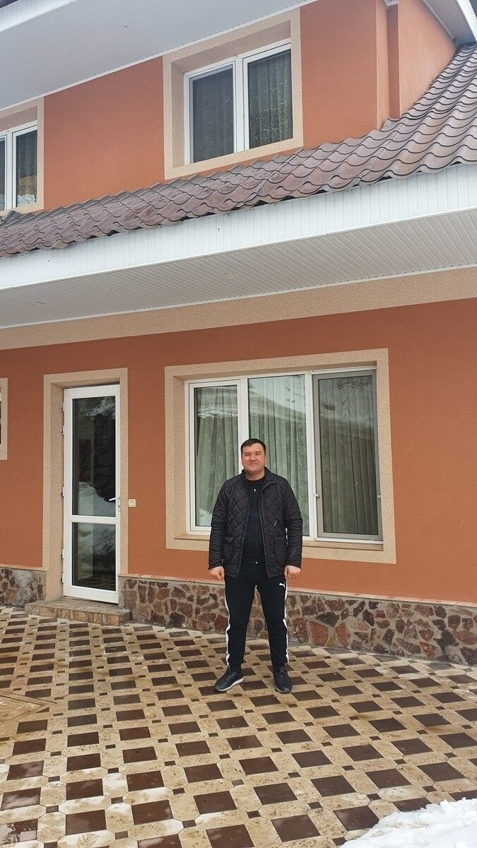  19653031  Azizbek, 41 ,    