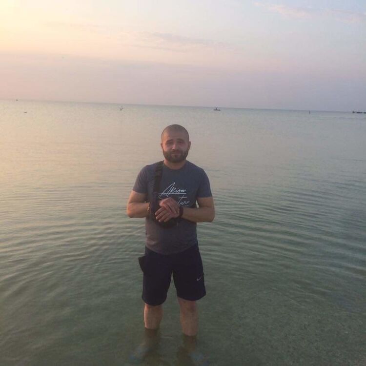  18493581  , 33 ,    