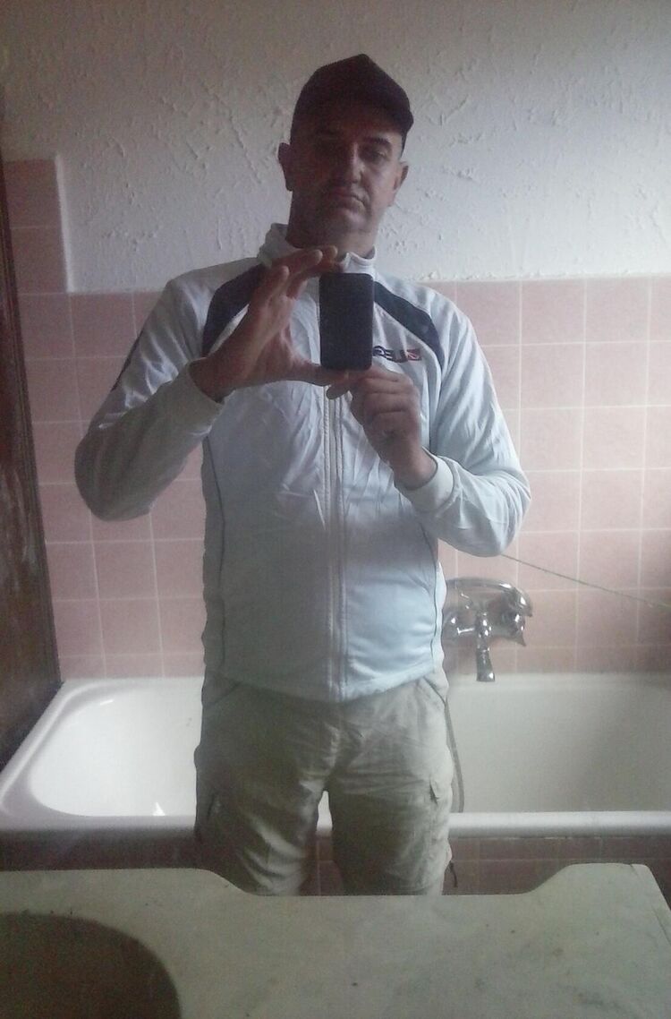  24482401  Nikolai, 47 ,    