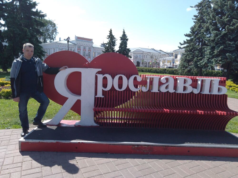  35181271  Mikhail, 39 ,    
