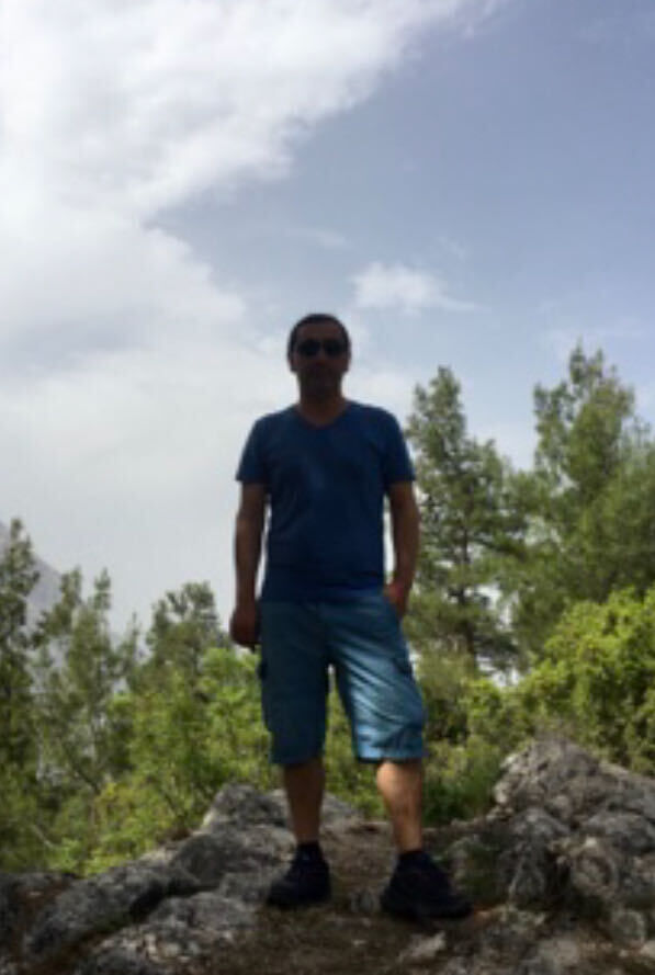  ,   Zrrz, 44 ,  