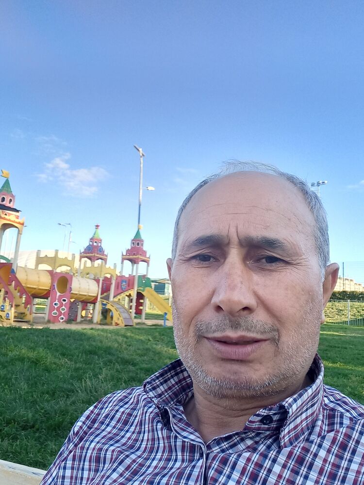  40680891  Omer, 52 ,    