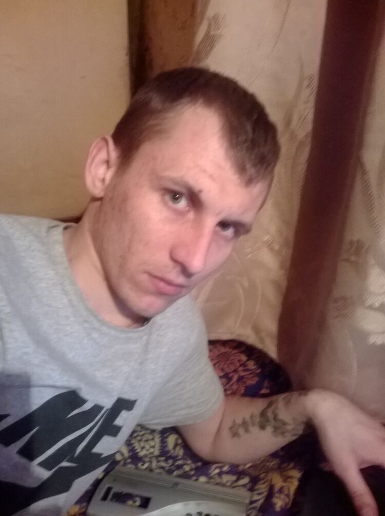  ,   Dmitrii, 32 ,   