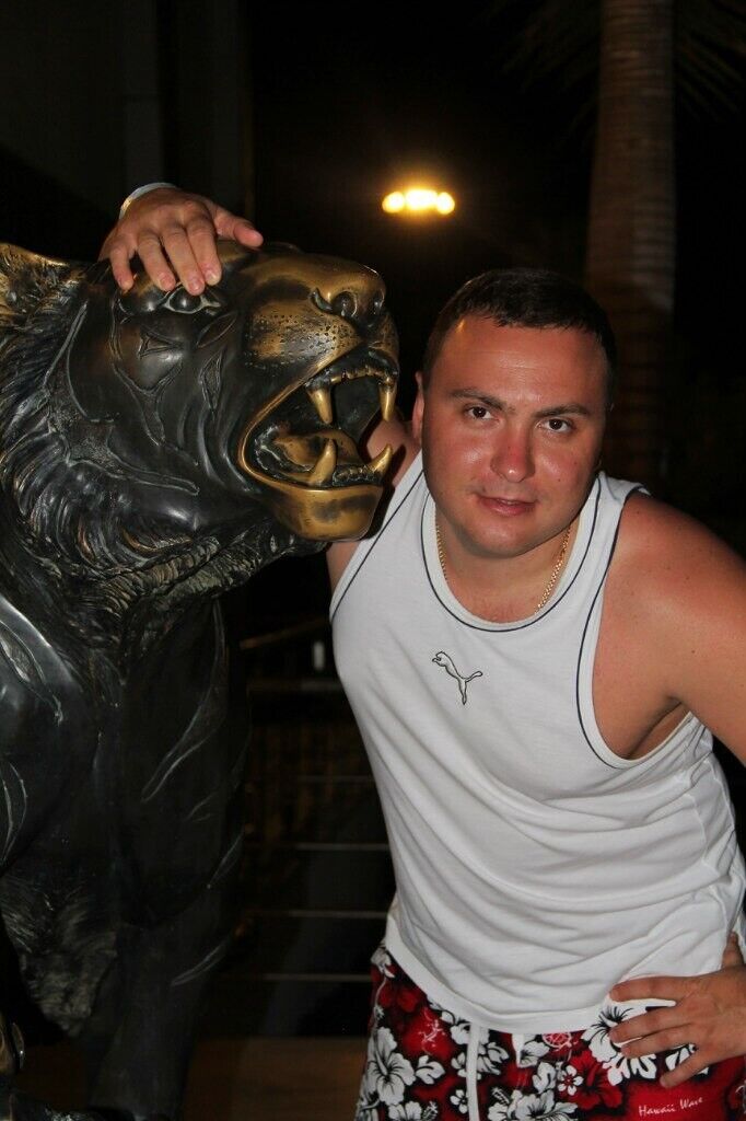  ,   Sam, 42 ,   , 