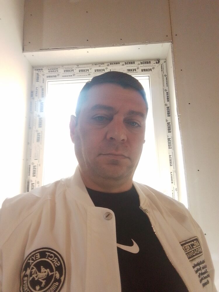  54467381  Artyr, 43 ,    