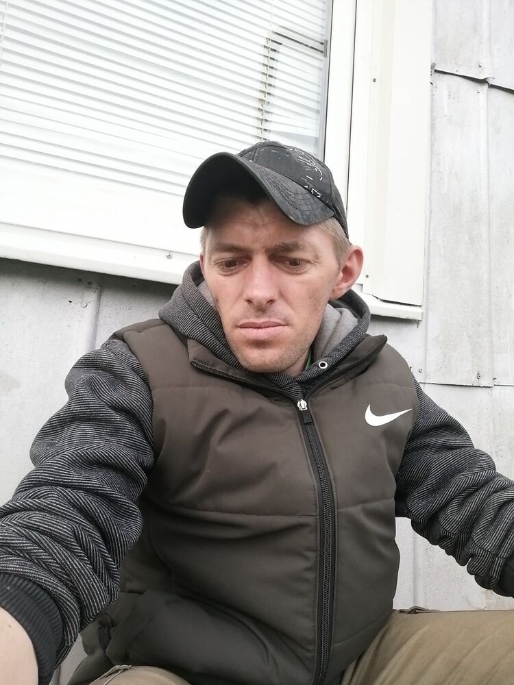  42568471  Alex, 31 ,    