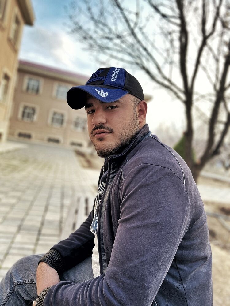  38596011  Hakan, 27 ,    