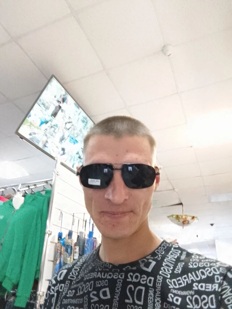  49773121  , 33 ,    